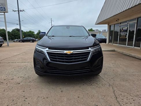 Used 2023 Chevrolet Equinox LS w/ LS Convenience Package FWD image 2
