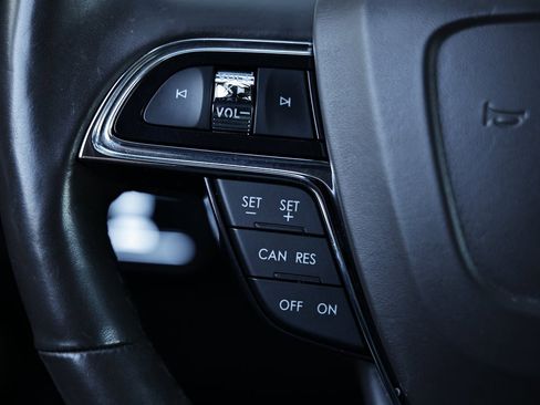 Used 2021 Lincoln Nautilus Reserve image 33