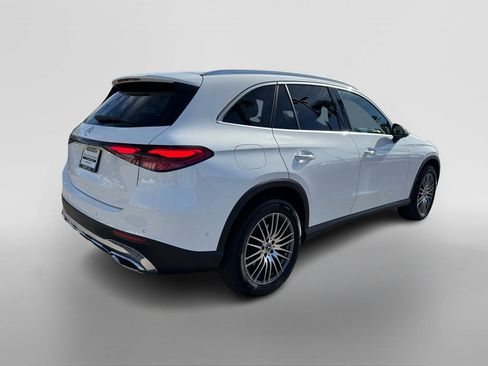 Certified 2025 Mercedes-Benz GLC 300 image 4