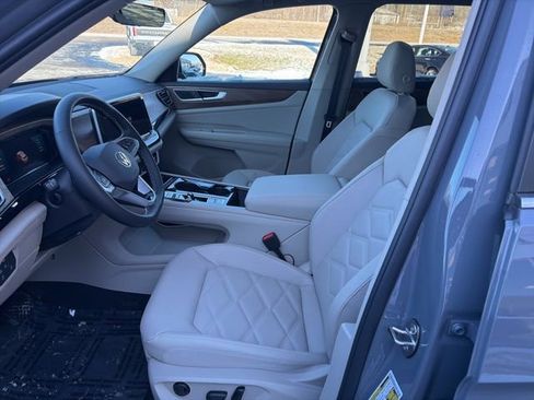 New 2026 Volkswagen Atlas SE image 9