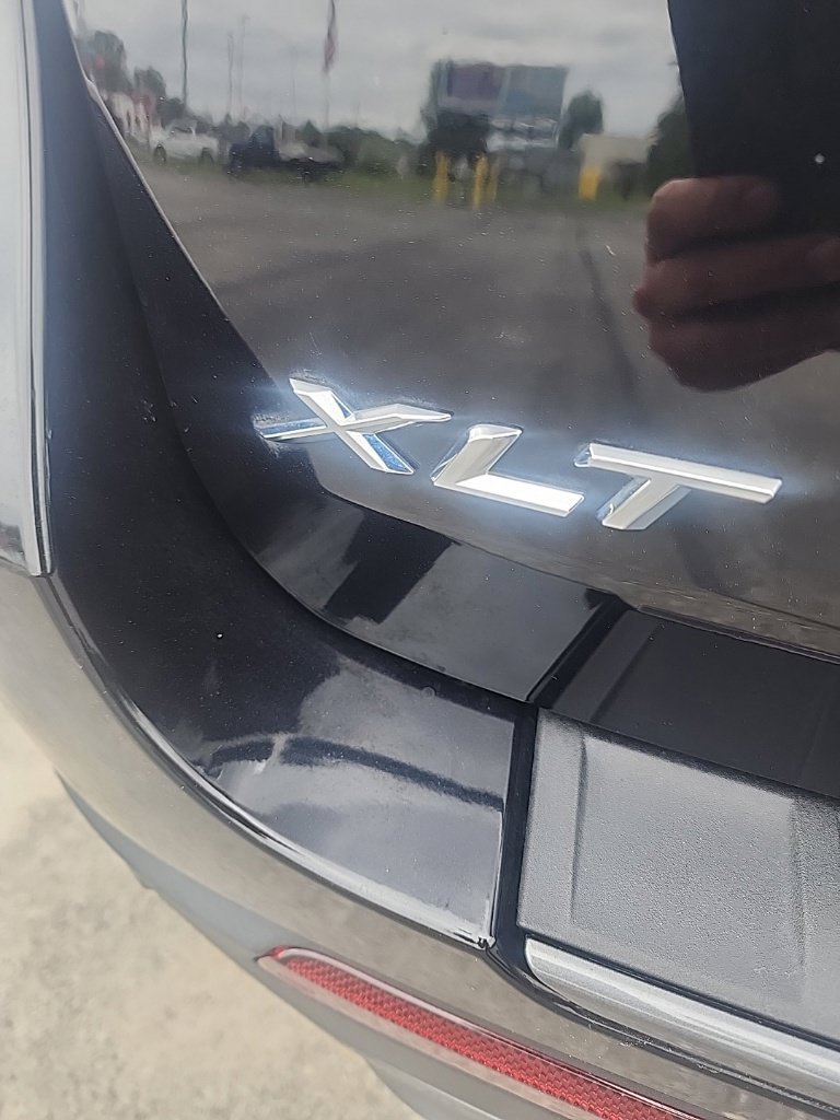 Used 2023 Ford Explorer XLT w/ Equipment Group 202A AWD/4WD image 11
