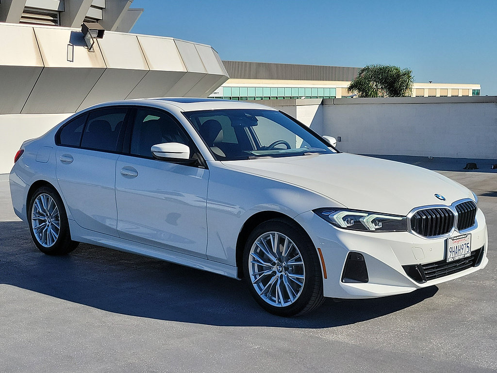 Used 2023 BMW 330i Sedan RWD image 4