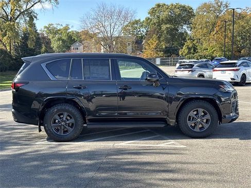 New 2025 Lexus LX 700h Overtrail image 4