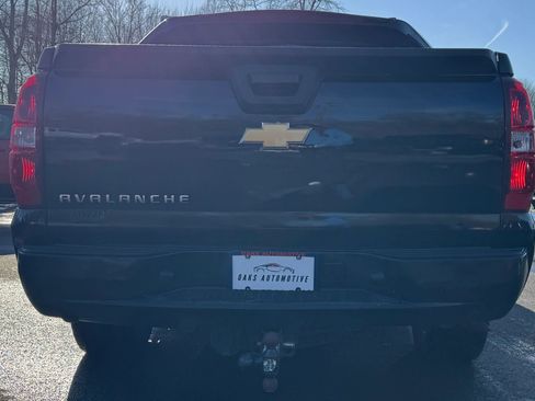 Used 2013 Chevrolet Avalanche LTZ image 6