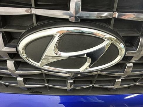 Certified 2023 Hyundai Venue SEL w/ Cargo Package FWD image 8