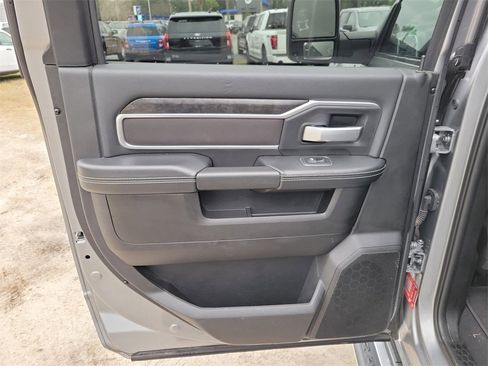 Used 2024 RAM 3500 Big Horn image 29