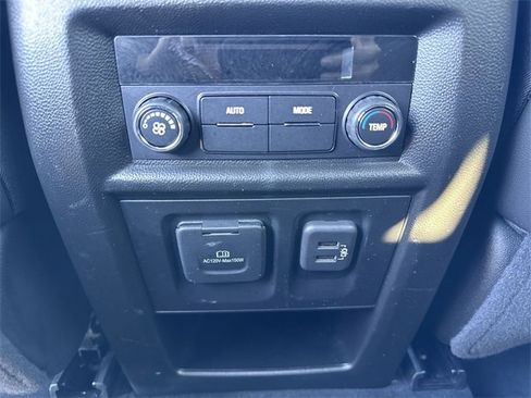 Used 2023 Chevrolet Traverse RS image 24