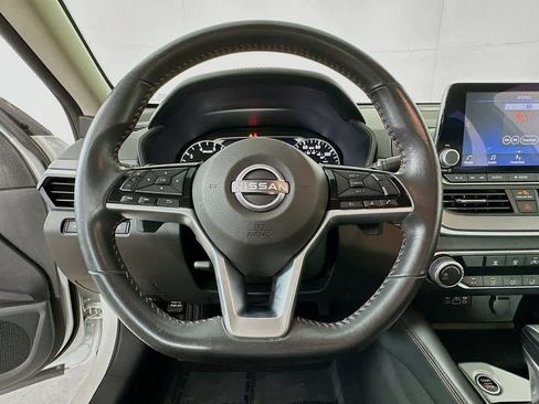 Used 2024 Nissan Altima 2.5 SR FWD image 15