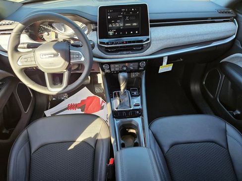 New 2026 Jeep Compass Latitude image 8