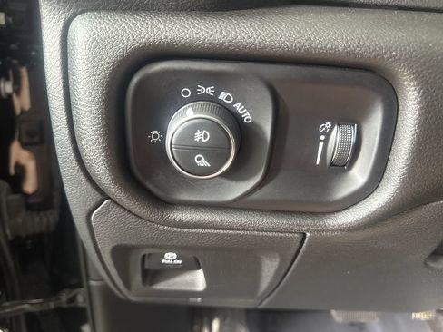 Used 2025 RAM 1500 Tradesman w/ Night Edition AWD/4WD image 18