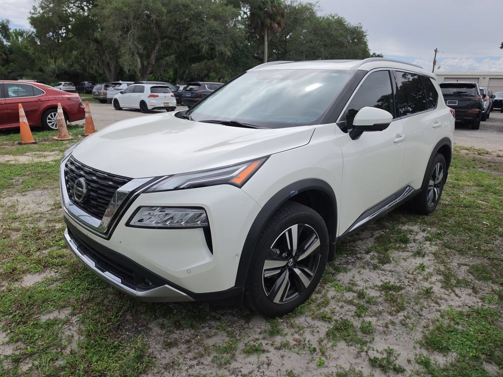 Used 2021 Nissan Rogue Platinum FWD image 3