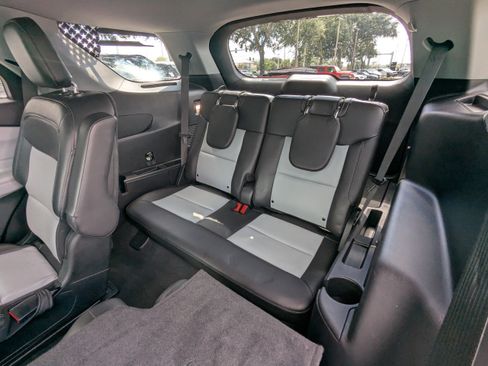 Used 2022 Ford Explorer XLT w/ Equipment Group 202A image 17