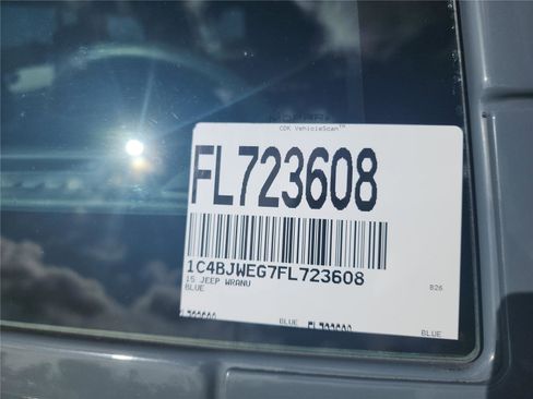 Used 2015 Jeep Wrangler Unlimited Sahara w/ Connectivity Group image 11