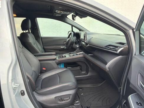 Used 2023 Toyota Sienna XSE AWD/4WD image 13