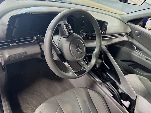 Used 2023 Hyundai Elantra SEL image 16