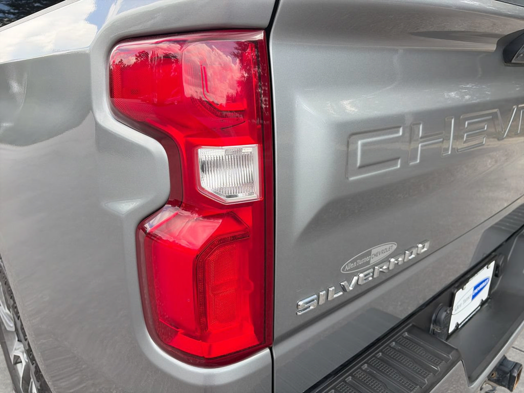 Used 2023 Chevrolet Silverado 1500 RST w/ Z71 Off-Road Package AWD/4WD image 8