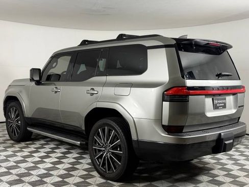 Used 2024 Lexus GX 550 w/ Accessory Package (Z1) AWD/4WD image 6