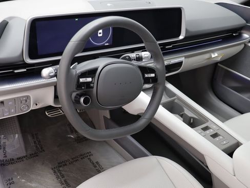 Used 2024 Hyundai Ioniq 6 Limited image 6