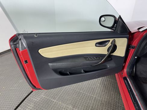 Used 2011 BMW 128i Convertible image 12
