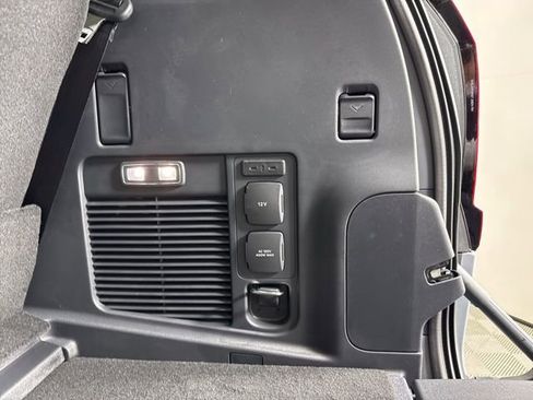 New 2025 Ford Expedition Active image 27