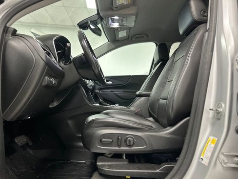 Used 2020 Chevrolet Equinox Premier w/ LPO, Floor Liner Package FWD image 15