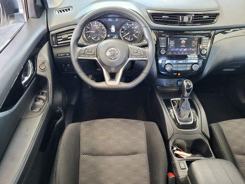 Certified 2022 Nissan Rogue Sport SV image 7