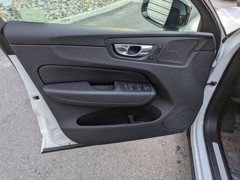 Certified 2024 Volvo XC60 T8 Ultimate w/ Protection Package Premier image 12