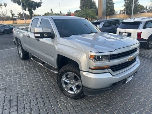 Used 2019 Chevrolet Silverado 1500 Custom image 1