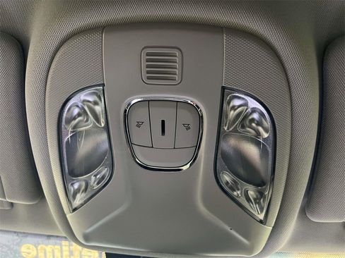 Used 2022 Jeep Compass Latitude image 34