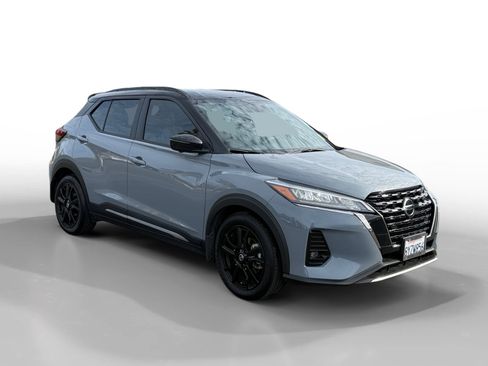 Used 2021 Nissan Kicks SR w/ SR Premium Package image 7
