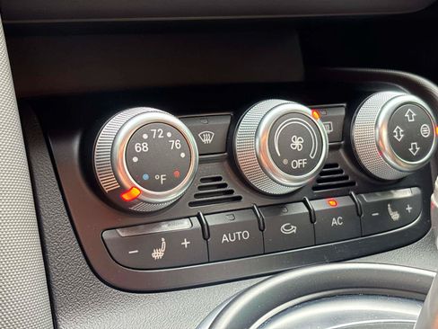Used 2012 Audi R8 V10 AWD/4WD image 24