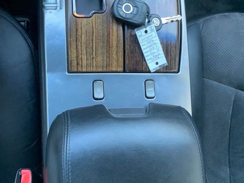 Used 2006 Cadillac XLR V image 33