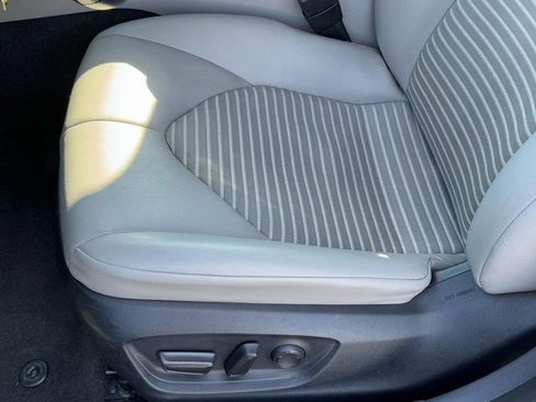 Used 2023 Toyota Camry SE image 23