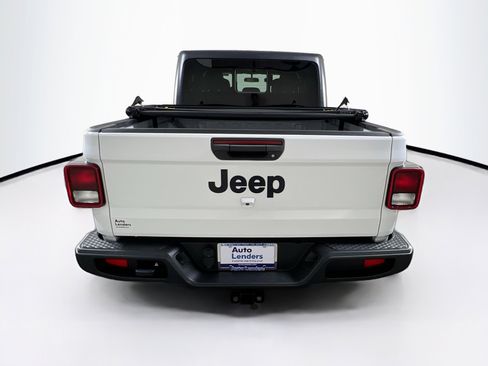 Used 2023 Jeep Gladiator Sport image 6