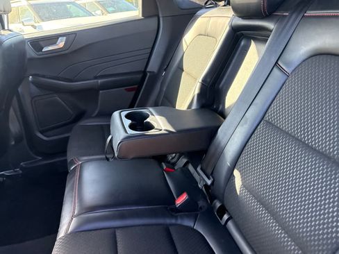 Used 2025 Ford Escape ST-Line Select AWD/4WD image 17