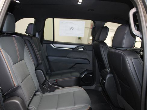 New 2026 GMC Acadia AT4 w/ Luxury Package AWD/4WD image 23