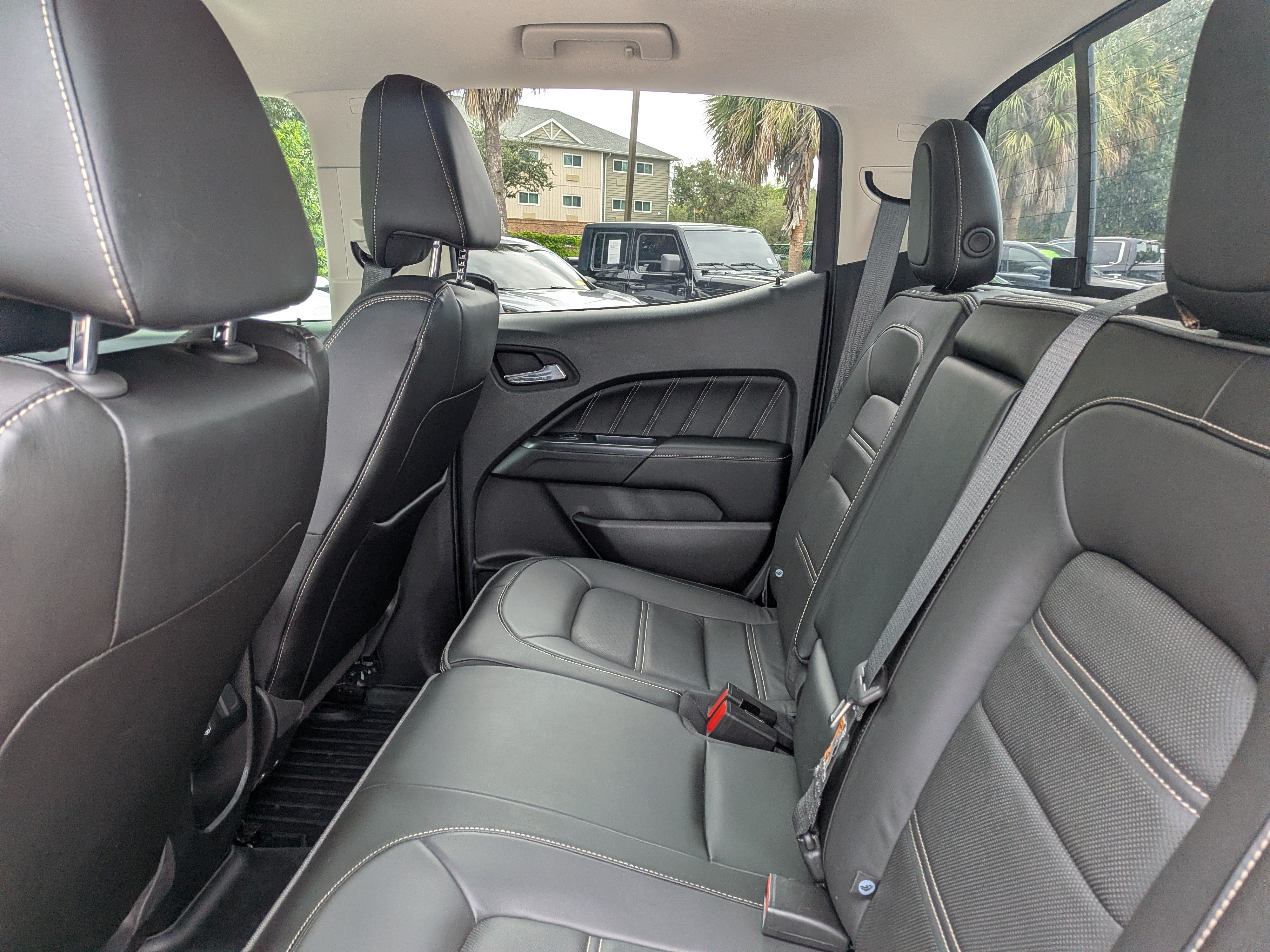 Used 2022 GMC Canyon Denali RWD image 14