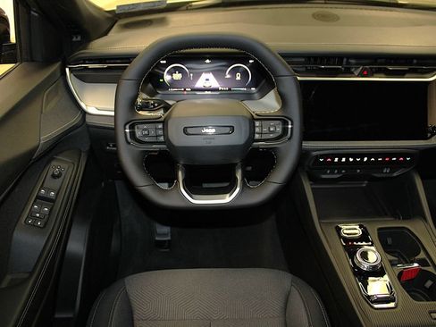 New 2026 Jeep Cherokee Laredo AWD/4WD image 12