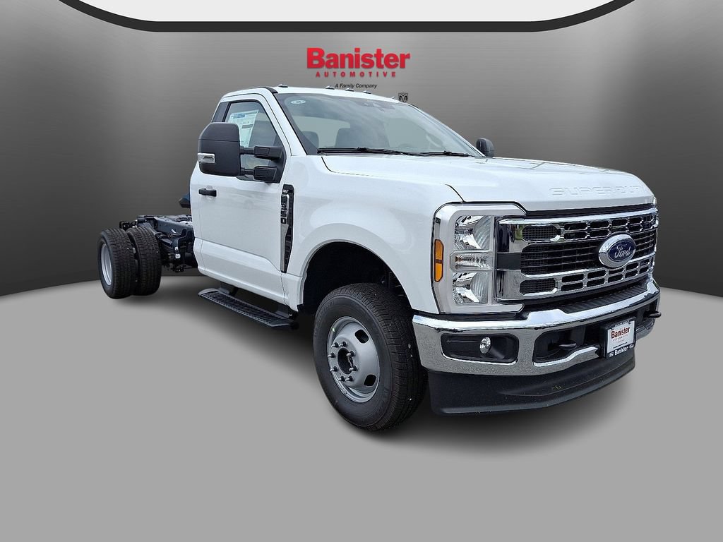 Used 2025 Ford F350 XLT AWD/4WD image 2