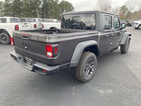 New 2026 Jeep Gladiator Sport image 5