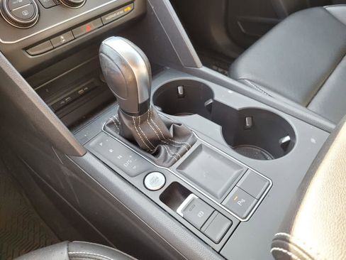 Used 2021 Volkswagen Atlas SE image 11