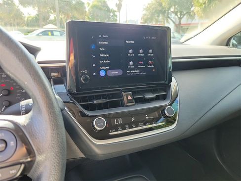 Used 2023 Toyota Corolla LE image 23