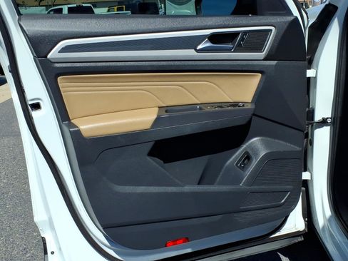 Certified 2022 Volkswagen Atlas Cross Sport SE w/ Black Wheel Package image 17