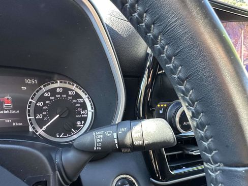 Used 2023 Toyota Highlander XLE image 27