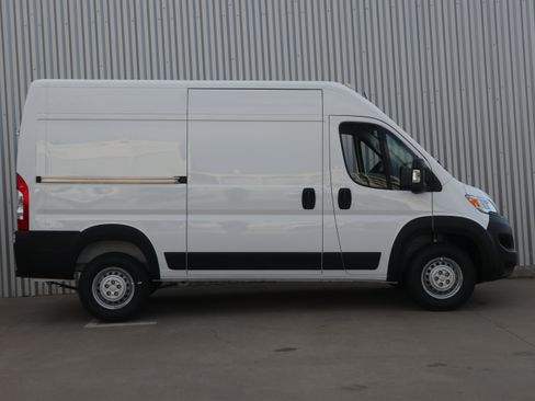 New 2026 RAM ProMaster 2500 w/ Premium Convenience Group FWD image 4