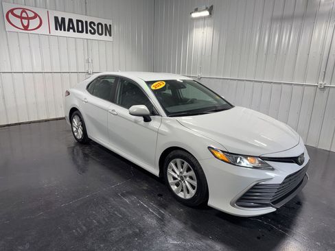 Used 2023 Toyota Camry LE FWD image 4