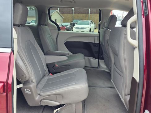 Used 2017 Chrysler Pacifica LX w/ Tire & Wheel Group image 21