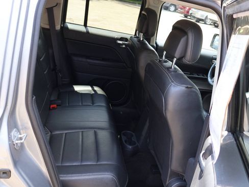 Used 2016 Jeep Patriot High Altitude FWD image 23