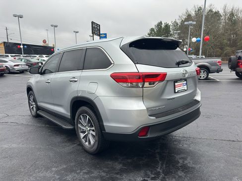 Used 2019 Toyota Highlander XLE image 5