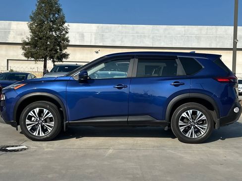 Used 2023 Nissan Rogue SV image 6